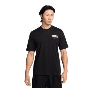 nike-m90-oc-t-shirt-schwarz-f010-fz5385-lifestyle_front.png