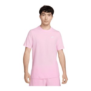 nike-club-t-shirt-pink-f667-ar4997-lifestyle_front.png